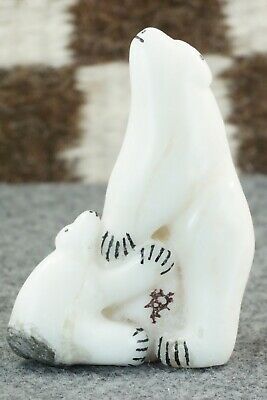 Bear Zuni Fetish Carving - Rickson Kallestewa