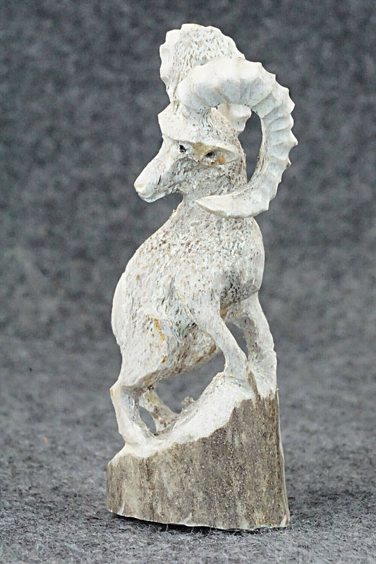 Ram Zuni Fetish Carving - Lewis Malie Jr.