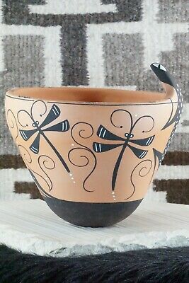 Zuni Pottery - Peynetsa