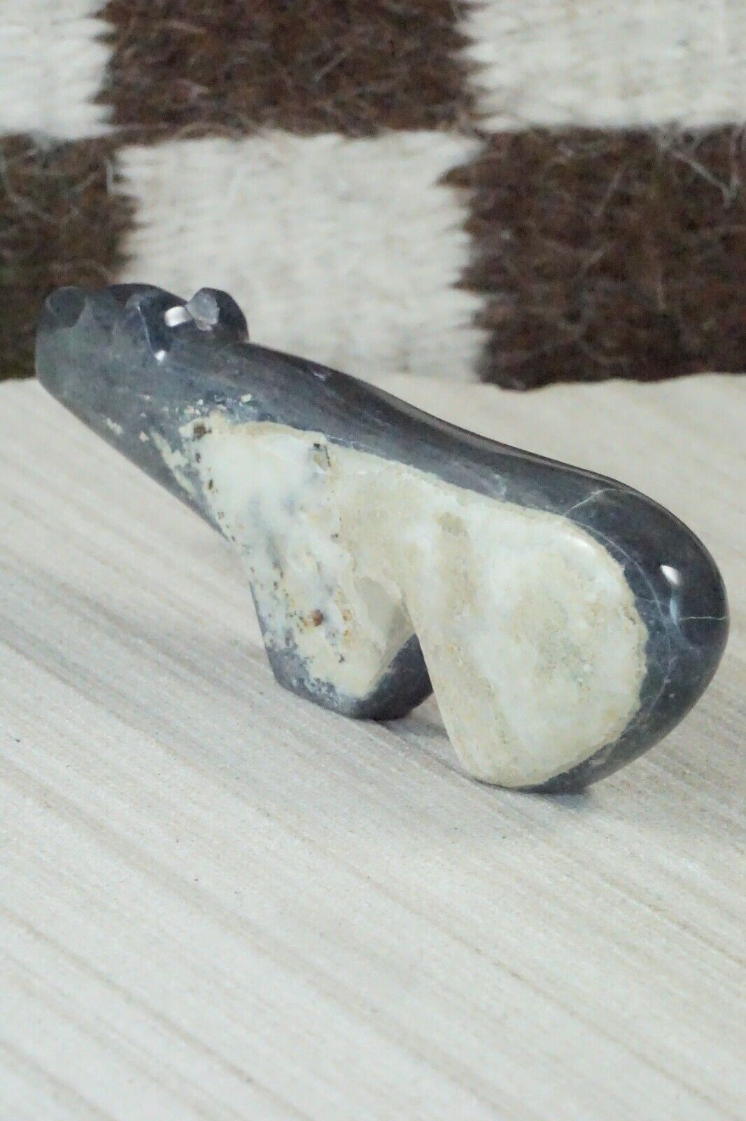 Bear Zuni Fetish Carving - Bernard Laiwakete