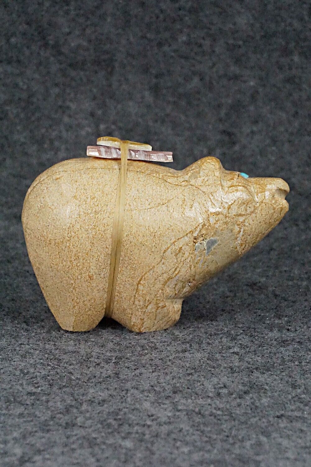 Bear Zuni Fetish Carving - Delvin Leekya