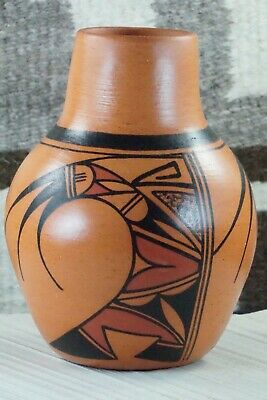 Hopi Pottery - A. Yesslith