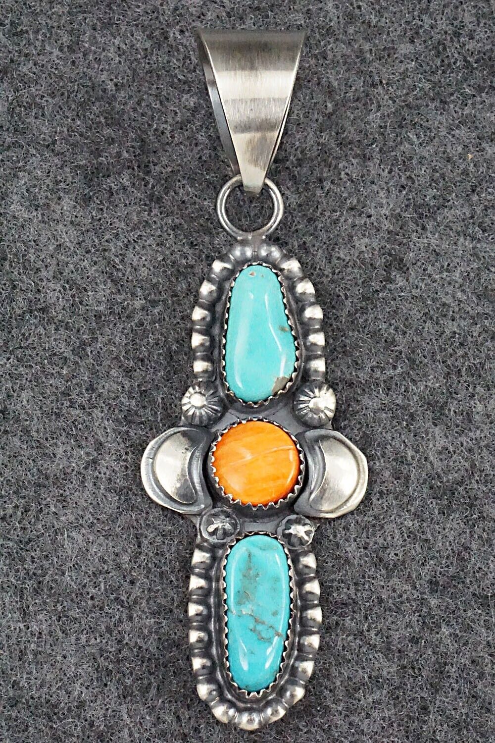 Turquoise, Spiny Oyster and Sterling Silver Pendant - Leslie Nez