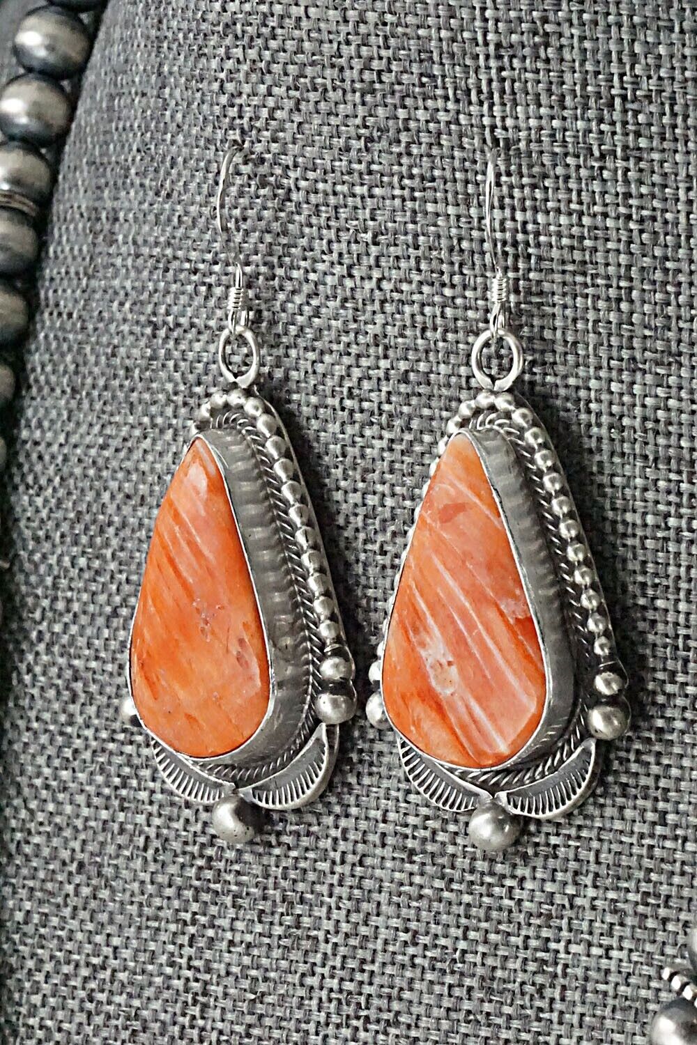 Spiny Oyster & Sterling Silver Squash Blossom Set - Tom Lewis