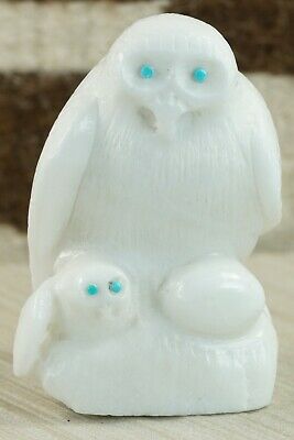 Owl Zuni Fetish Carving - Derrick Kaamasee