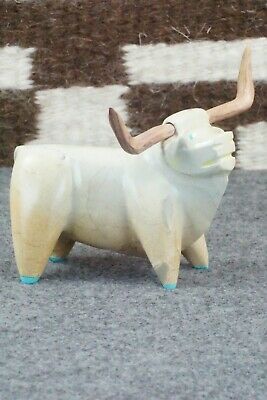 Bull Zuni Fetish Carving - Enrike Leekya