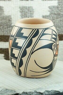 Hopi Pottery - D. Tsiny