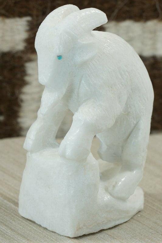 Goat Zuni Fetish Carving - Derrick Kaamasee