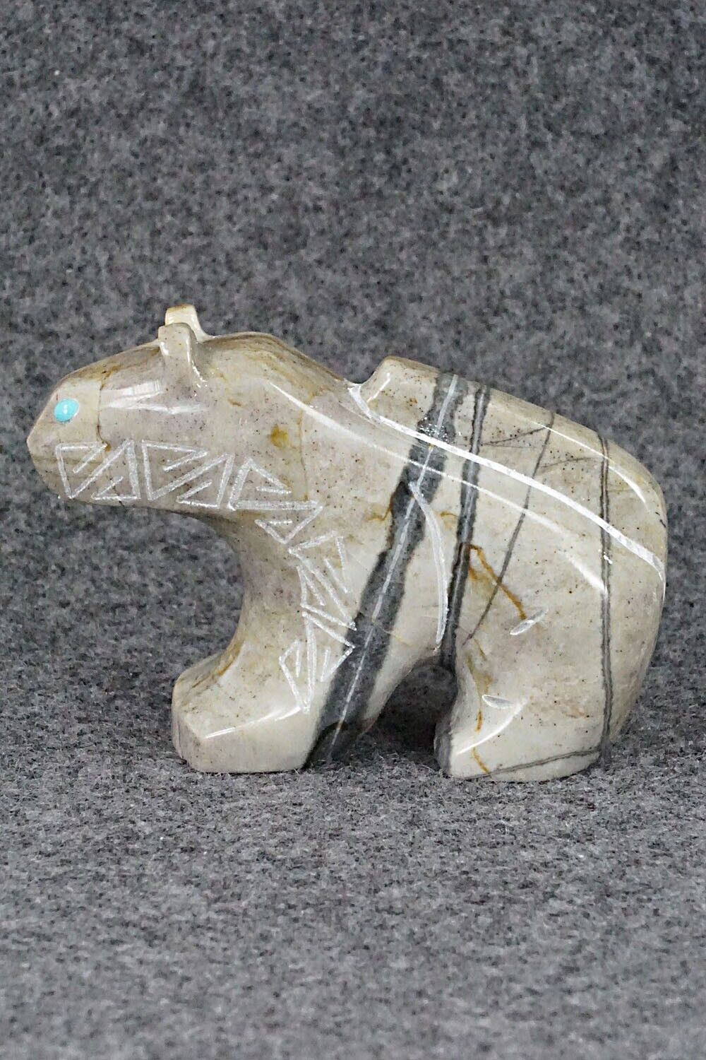 Mountain Lion Zuni Fetish Carving - Shannon Calavaza