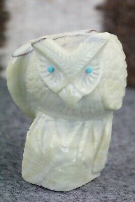 Owl Zuni Fetish Carving - Derrick Kaamasee