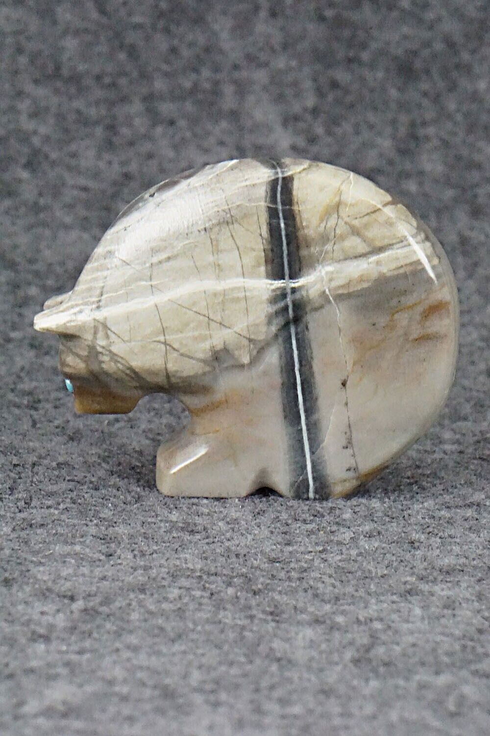Bear Zuni Fetish Carving - Shannon Calavaza