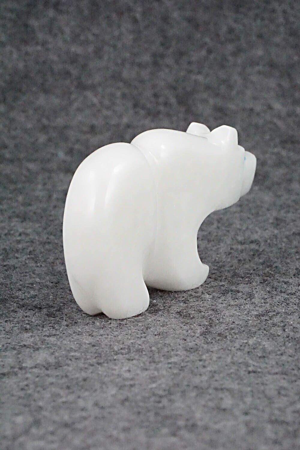 Bear Zuni Fetish Carving - Rodney Laiwakete