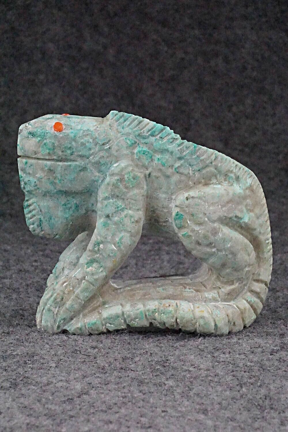 Iguana Zuni Fetish Carving - Colton Kaamasee