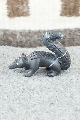Skunk Zuni Fetish Carving - Dan Quam