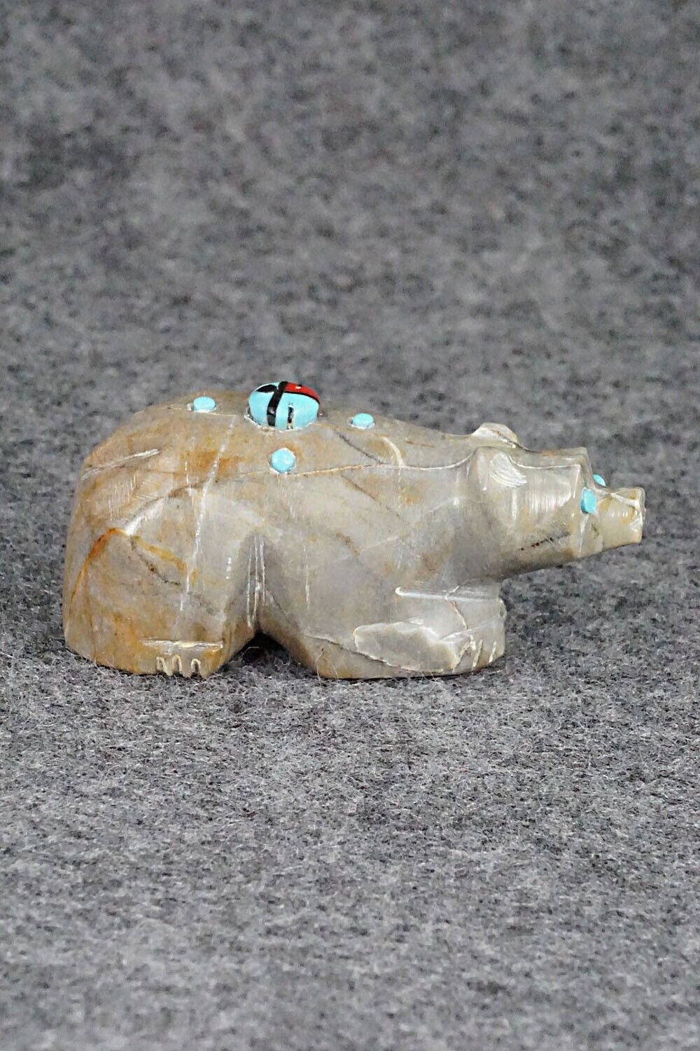 Bear Zuni Fetish Carving - Danette Laate
