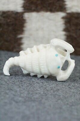 Scorpion Zuni Fetish Carving - Derrick Kaamasee