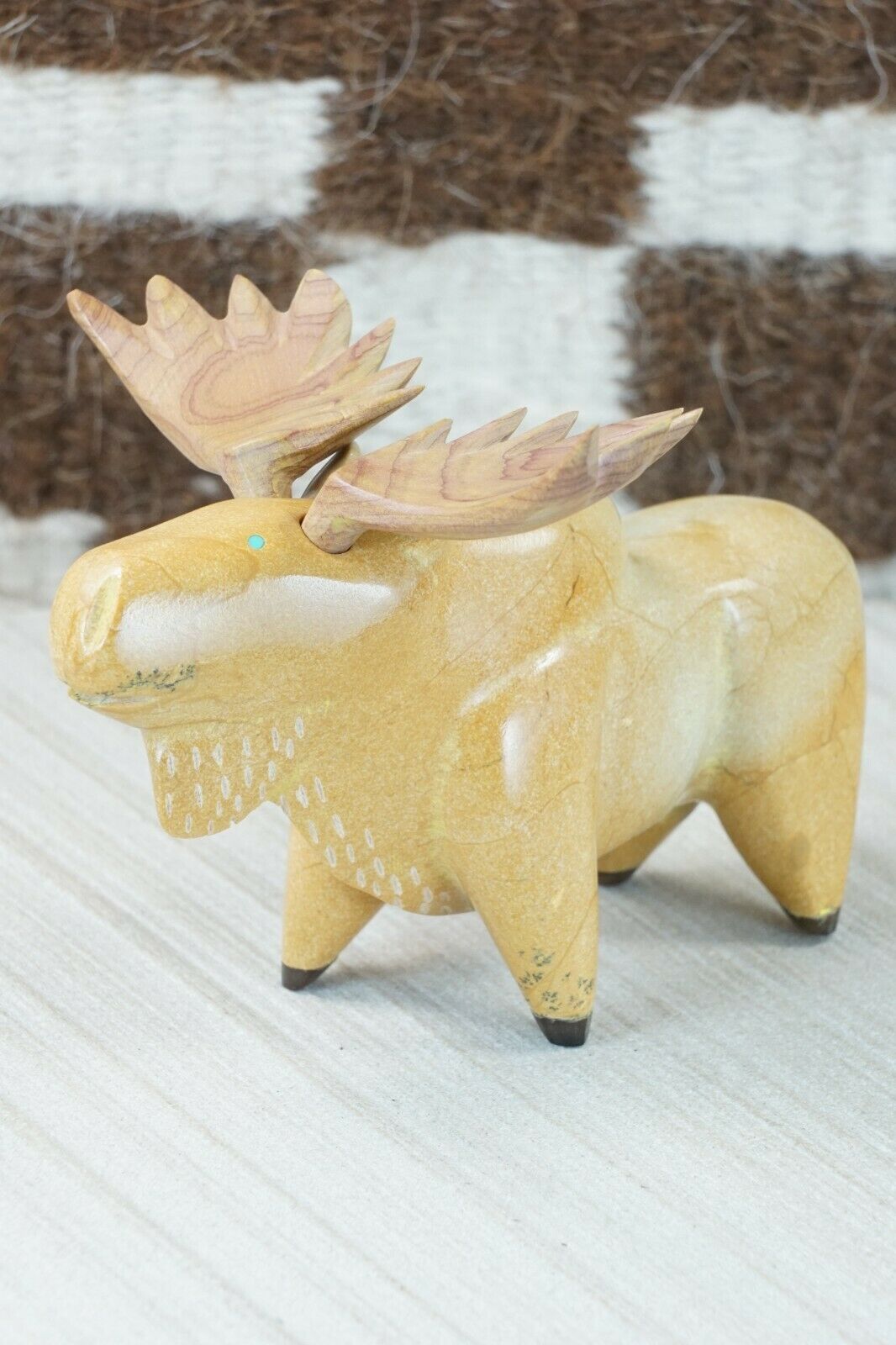 Moose Zuni Fetish Carving - Enrike Leekya