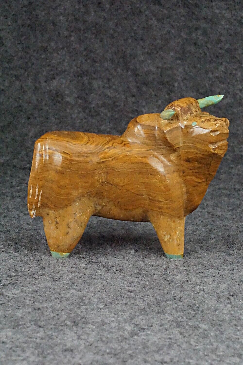 Bull Zuni Fetish Carving - Enrike Leekya