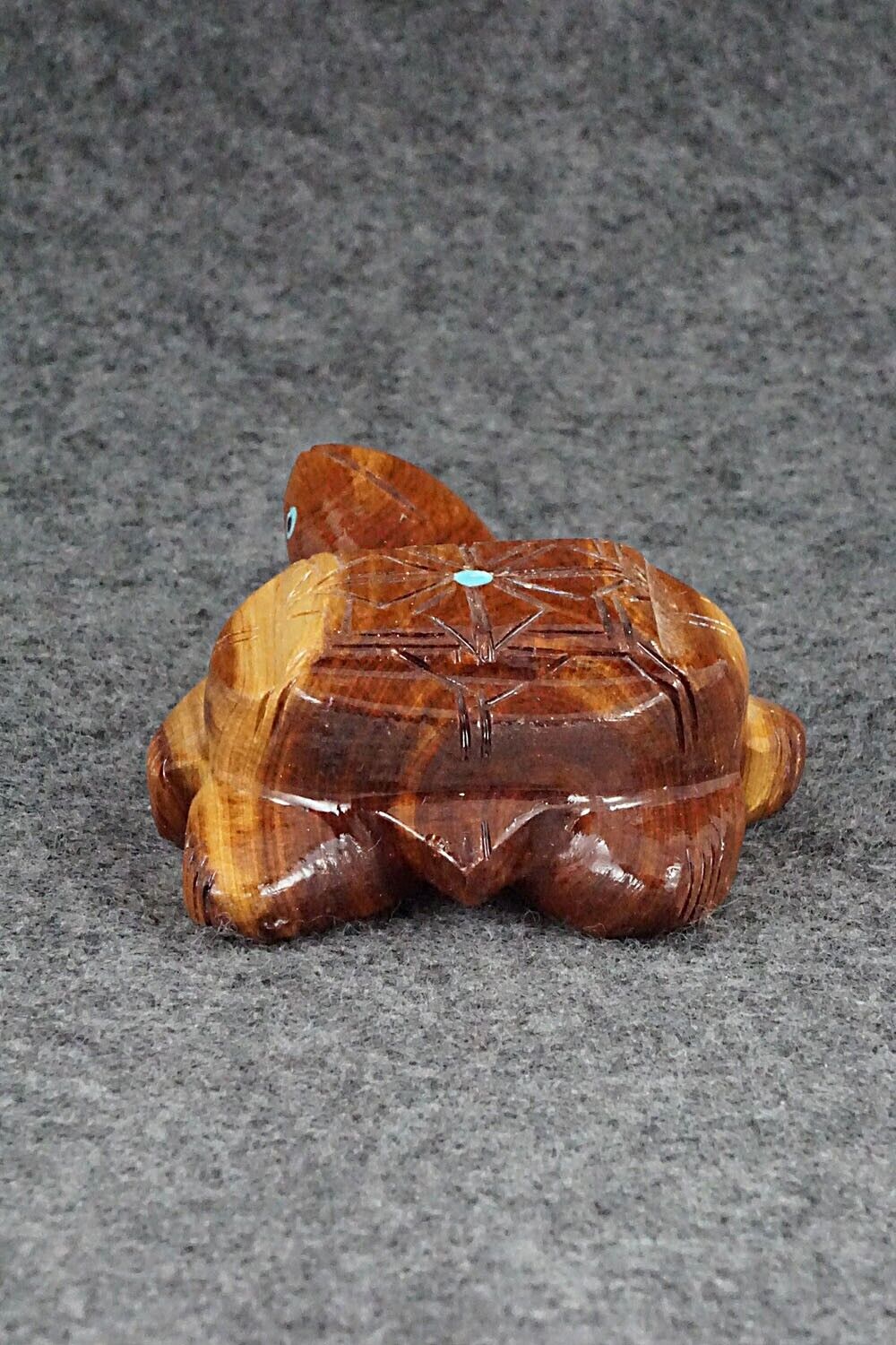 Turtle Zuni Fetish Carving - Louise Ponchuella