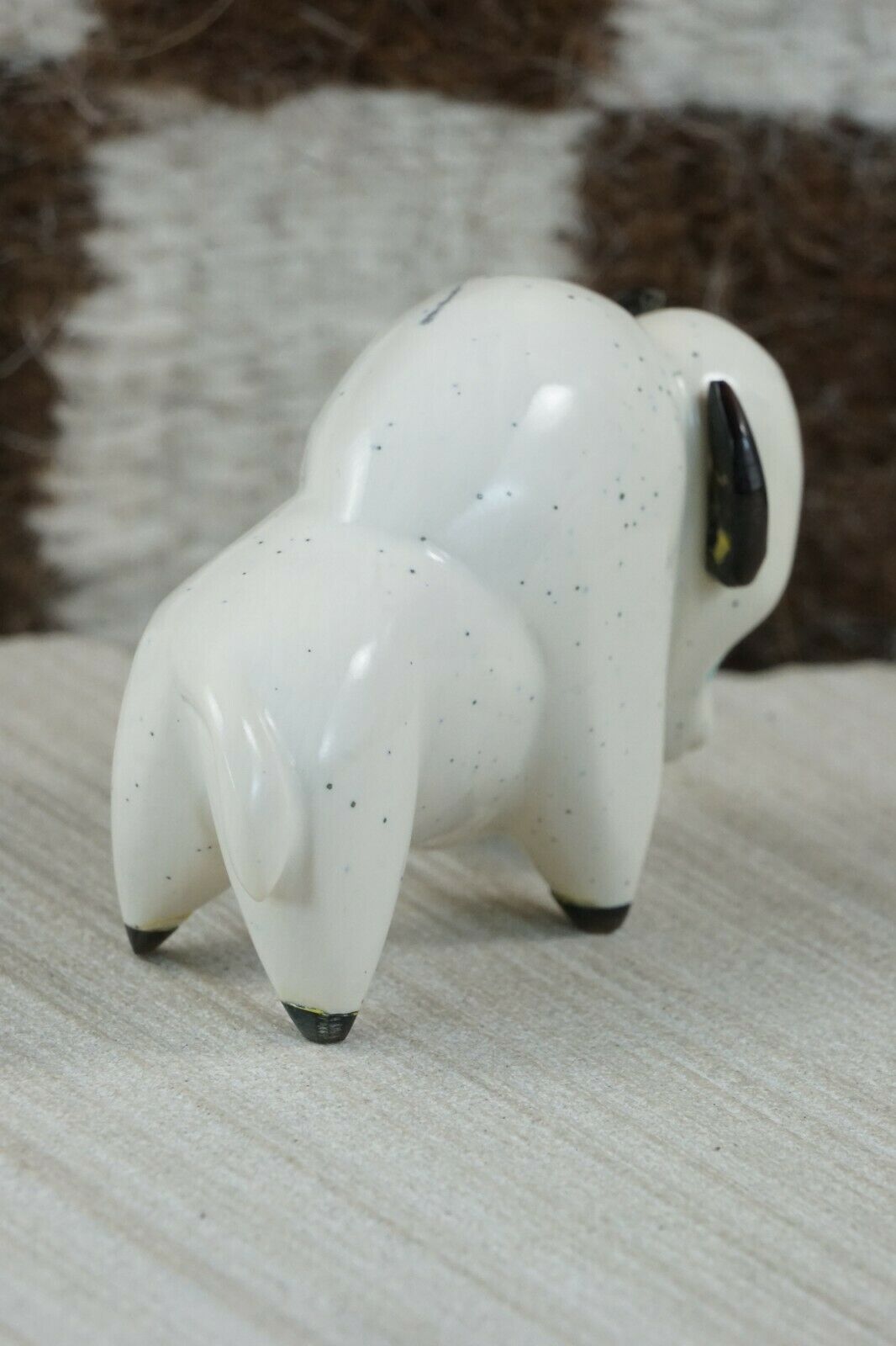 Buffalo Zuni Fetish Carving - Enrike Leekya