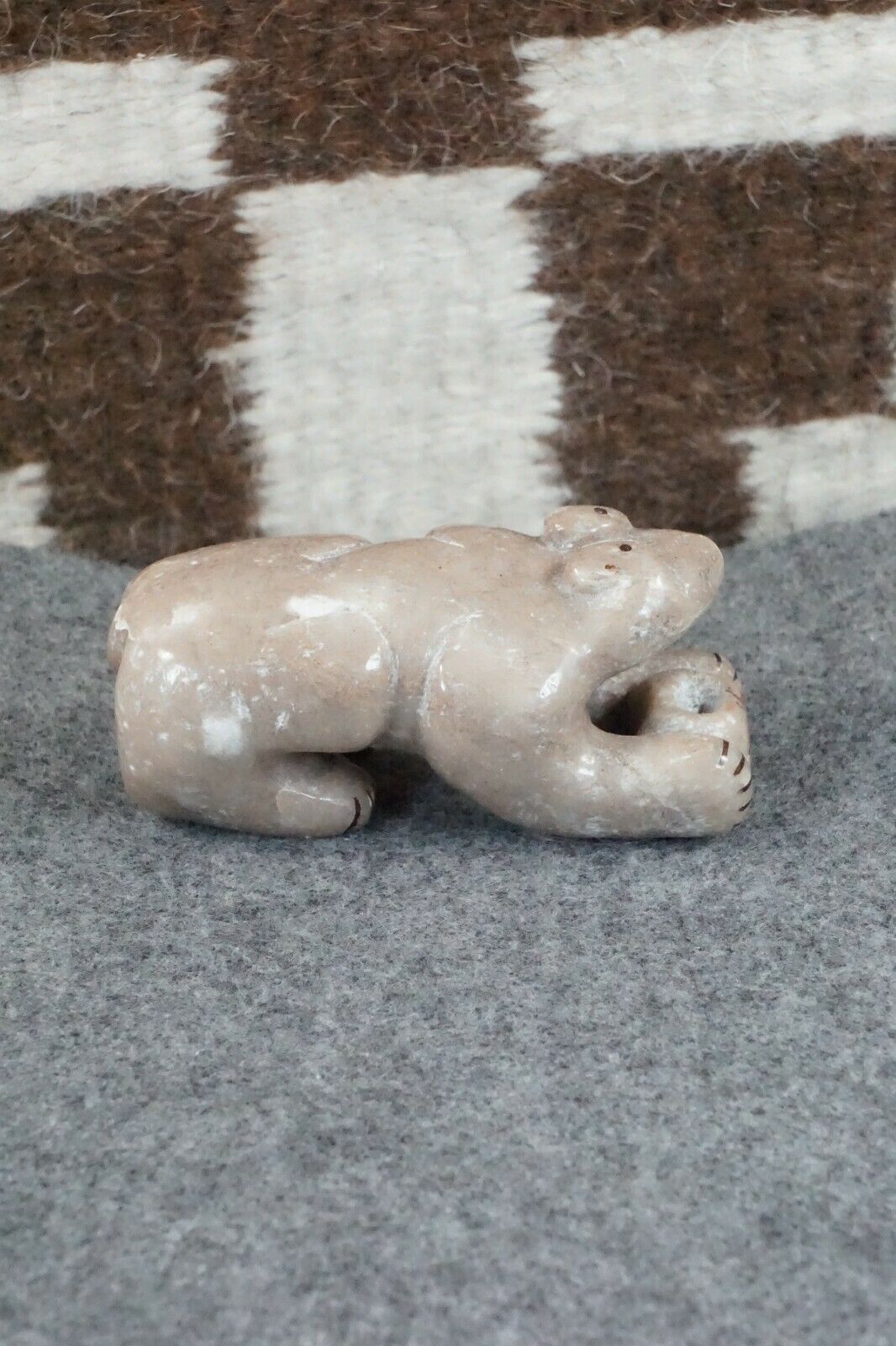 Bear Zuni Fetish Carving - Rick Kallestewa