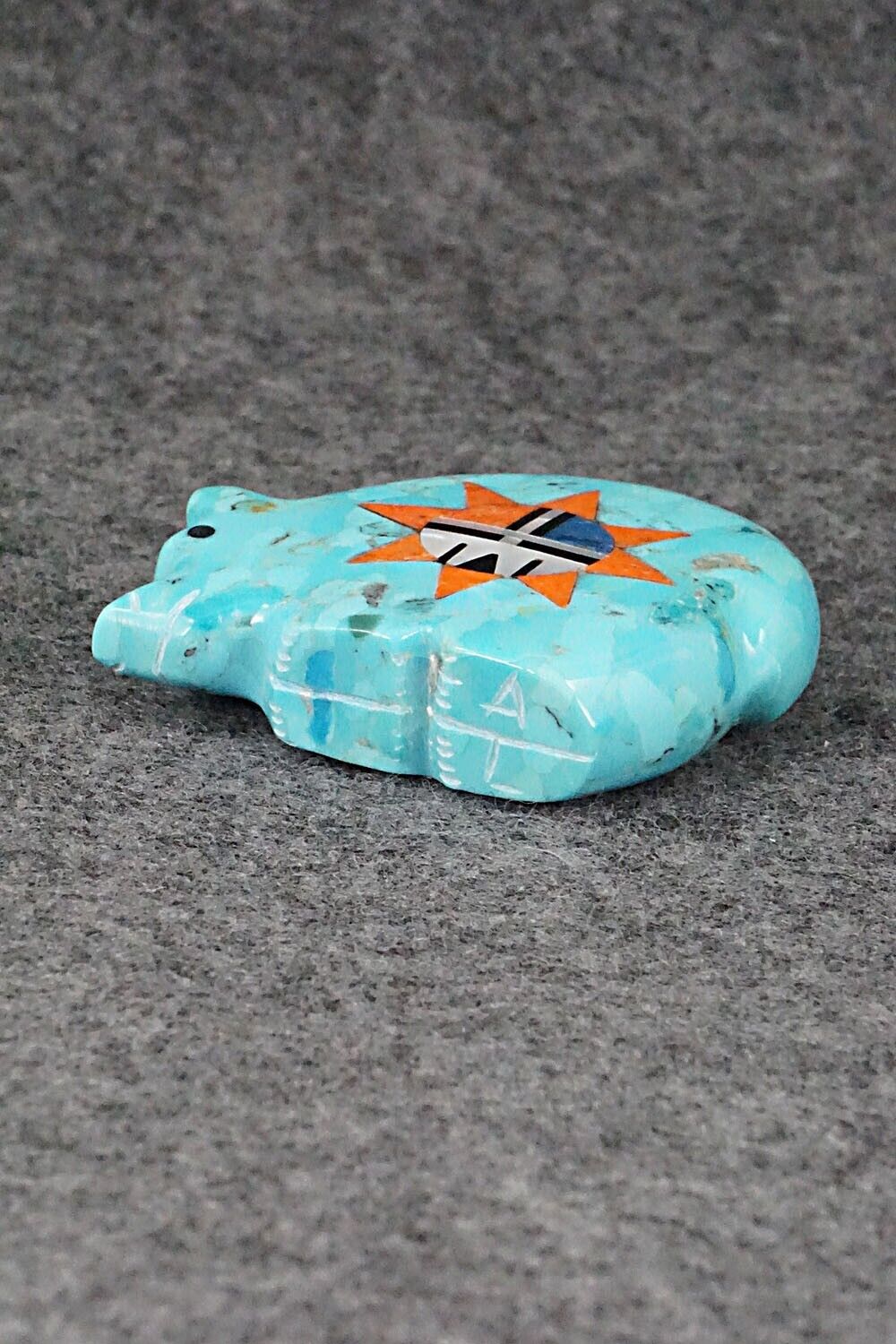 Bear Zuni Fetish Carving - Andres Lementino