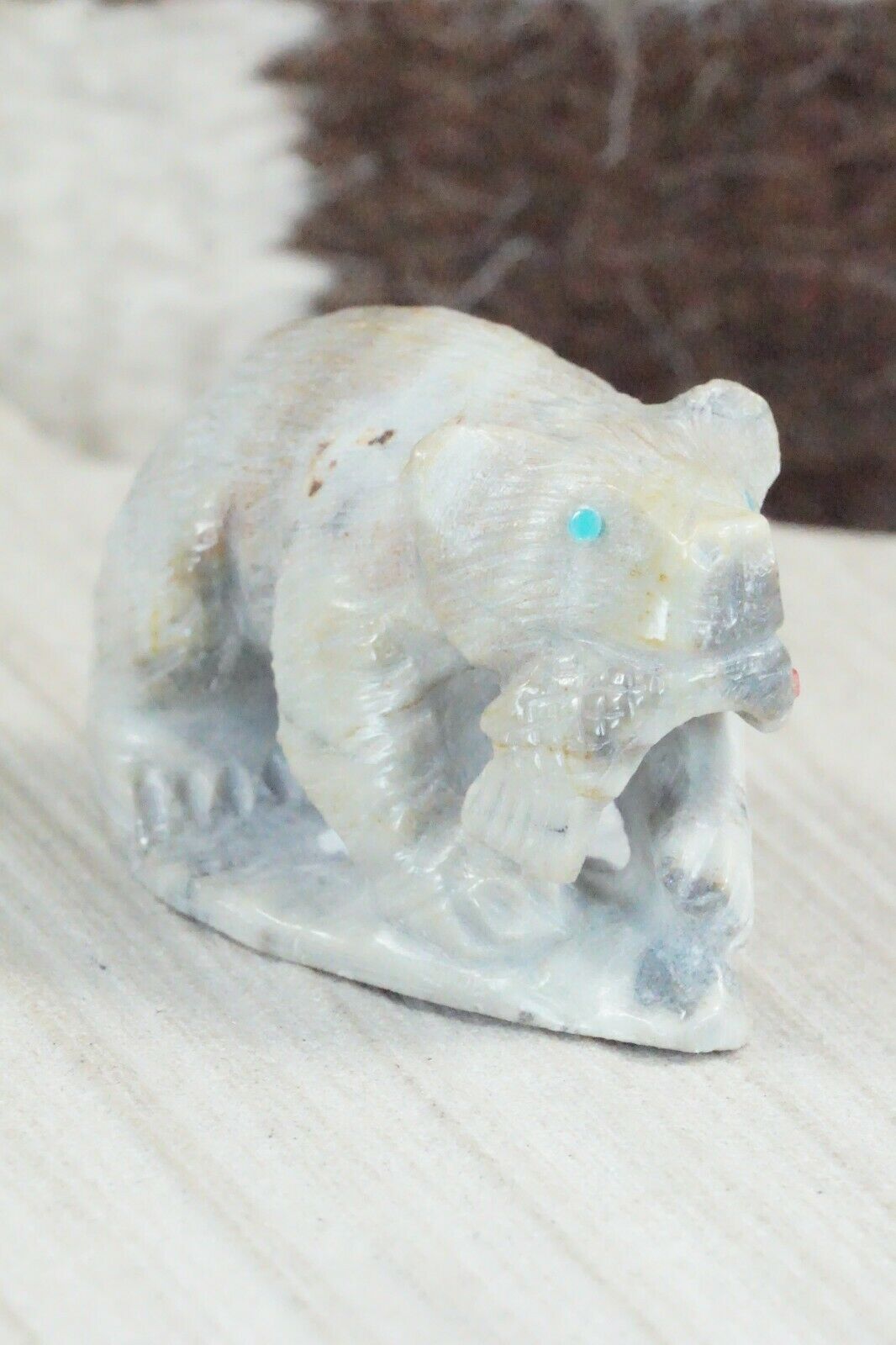 Bear Zuni Fetish Carving - Derrick Kaamasee