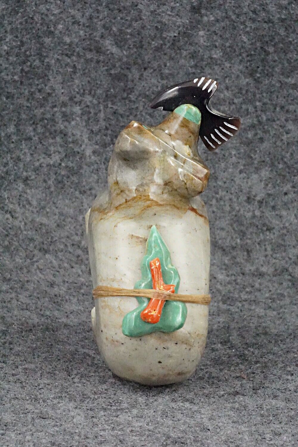 Bear with Fish Zuni Fetish Carving - Enrike Leekya