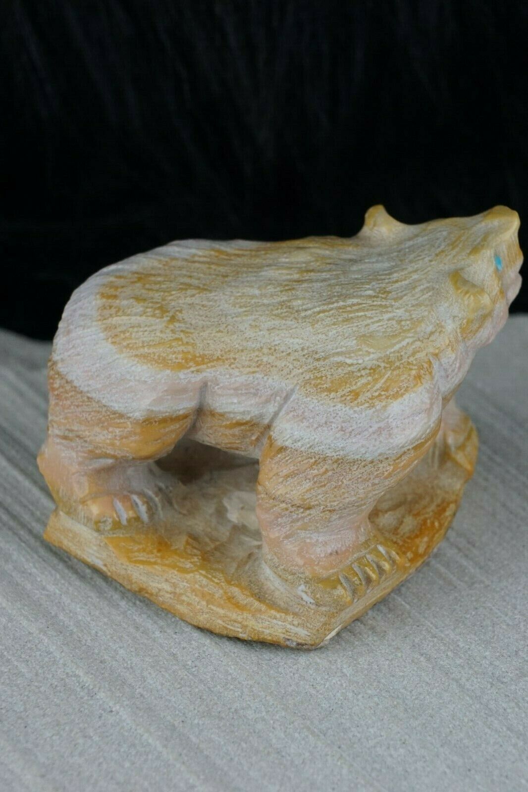 Bear Zuni Fetish Carving - Derrick Kaamasee - High Lonesome Trading