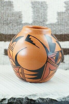 Hopi Pottery - A. Yesslith