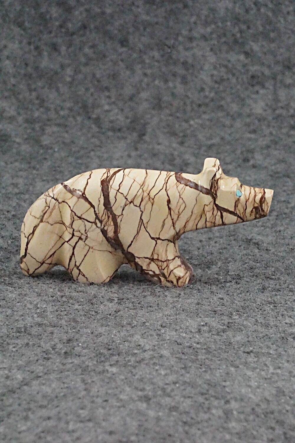 Wolf Zuni Fetish Carving - Rodney Laiwakete