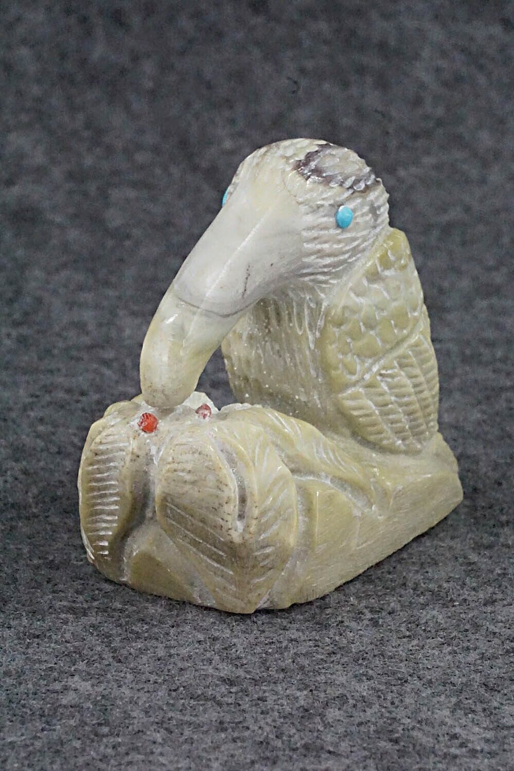 Hummingbird Zuni Fetish Carving - Carlton Kaamasee