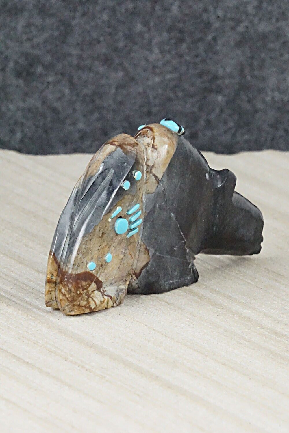 Bear Zuni Fetish Carving - Danette Laate