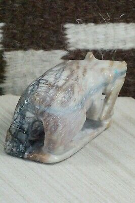 Bear Zuni Fetish Carving - Derrick Kaamasee
