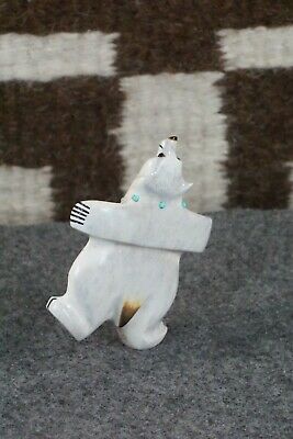 Bear Zuni Fetish Carving - Claudia Peina