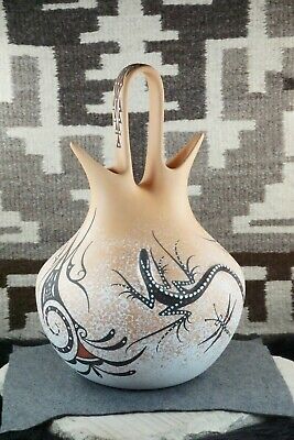 Zuni Pottery - Deldrick Cellicion