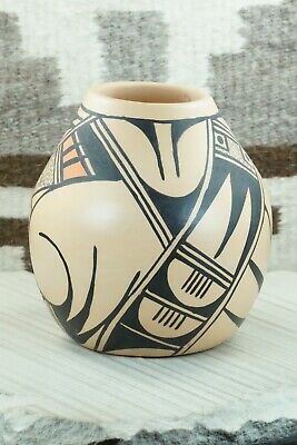 Hopi Pottery - D. Tsiny