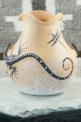 Zuni Pottery - Deldrick Cellicion