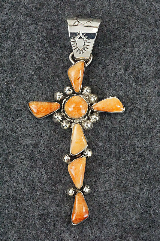 Spiny Oyster & Sterling Silver Pendant - Sheena Jack