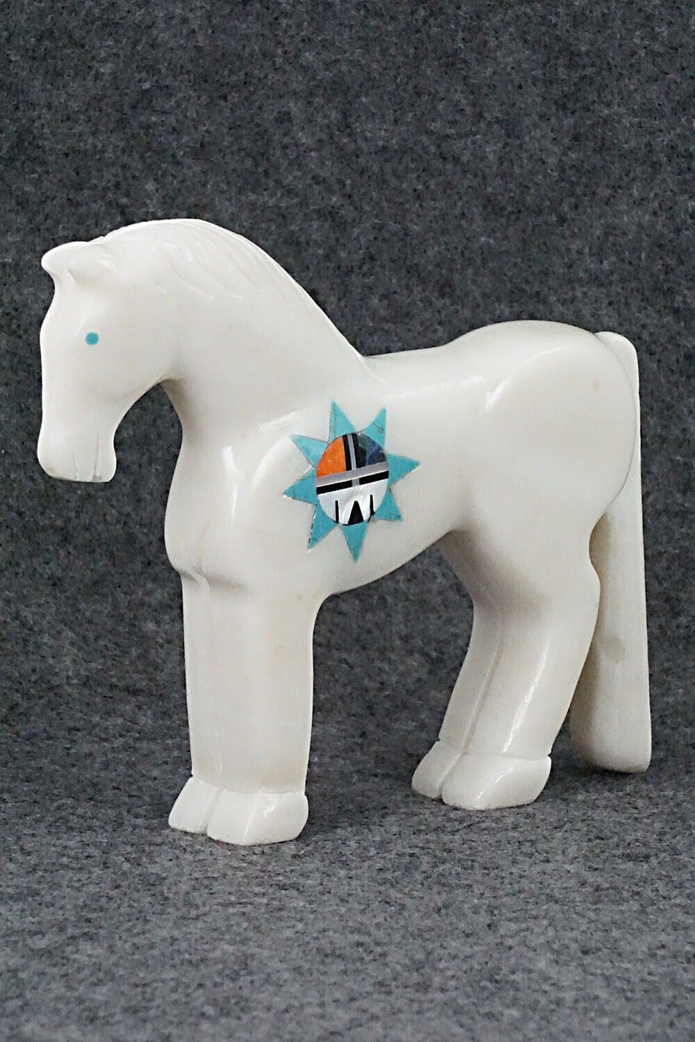 Horse Zuni Fetish Carving - Andres Lementino