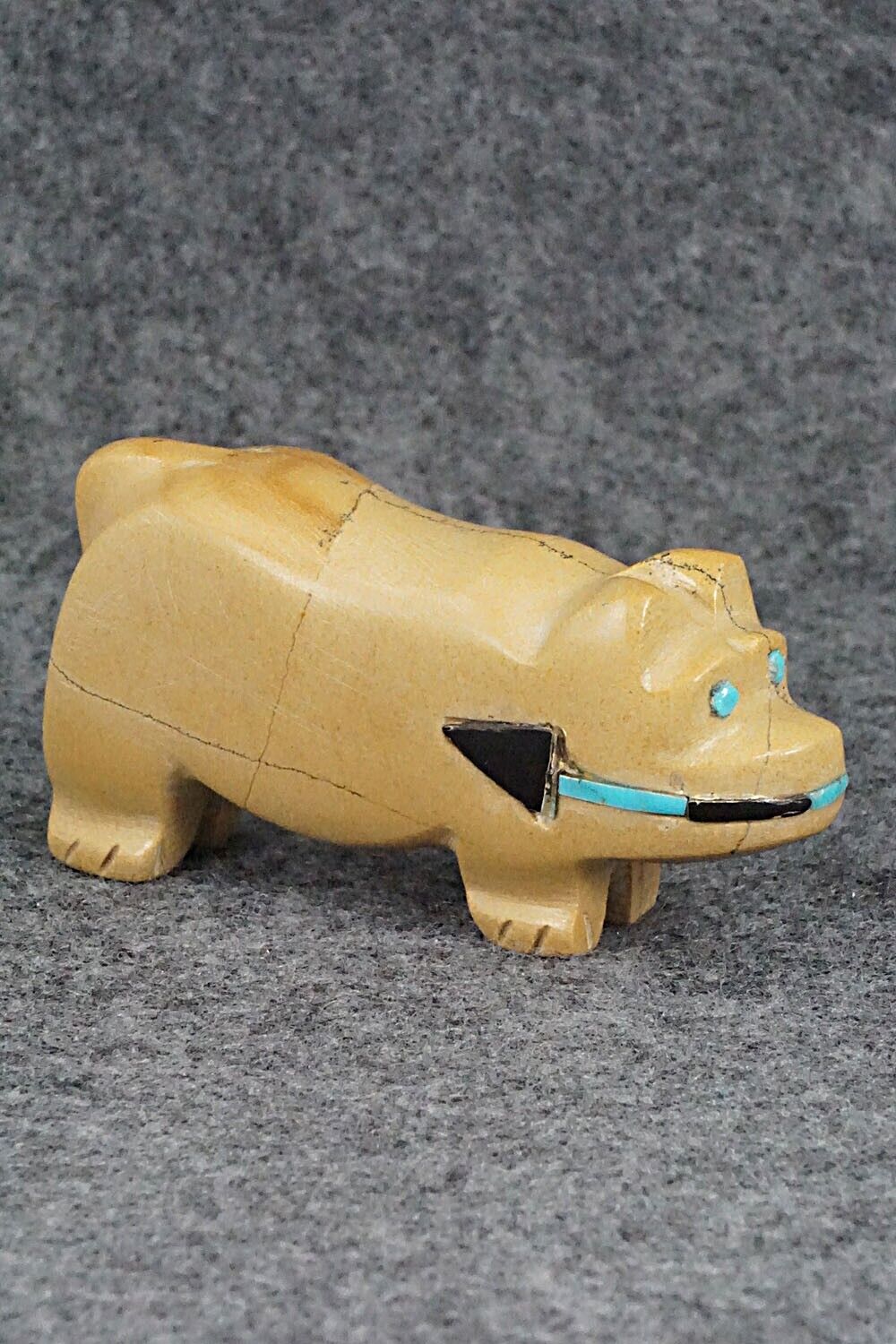 Bear Zuni Fetish Carving - Taylor Gia