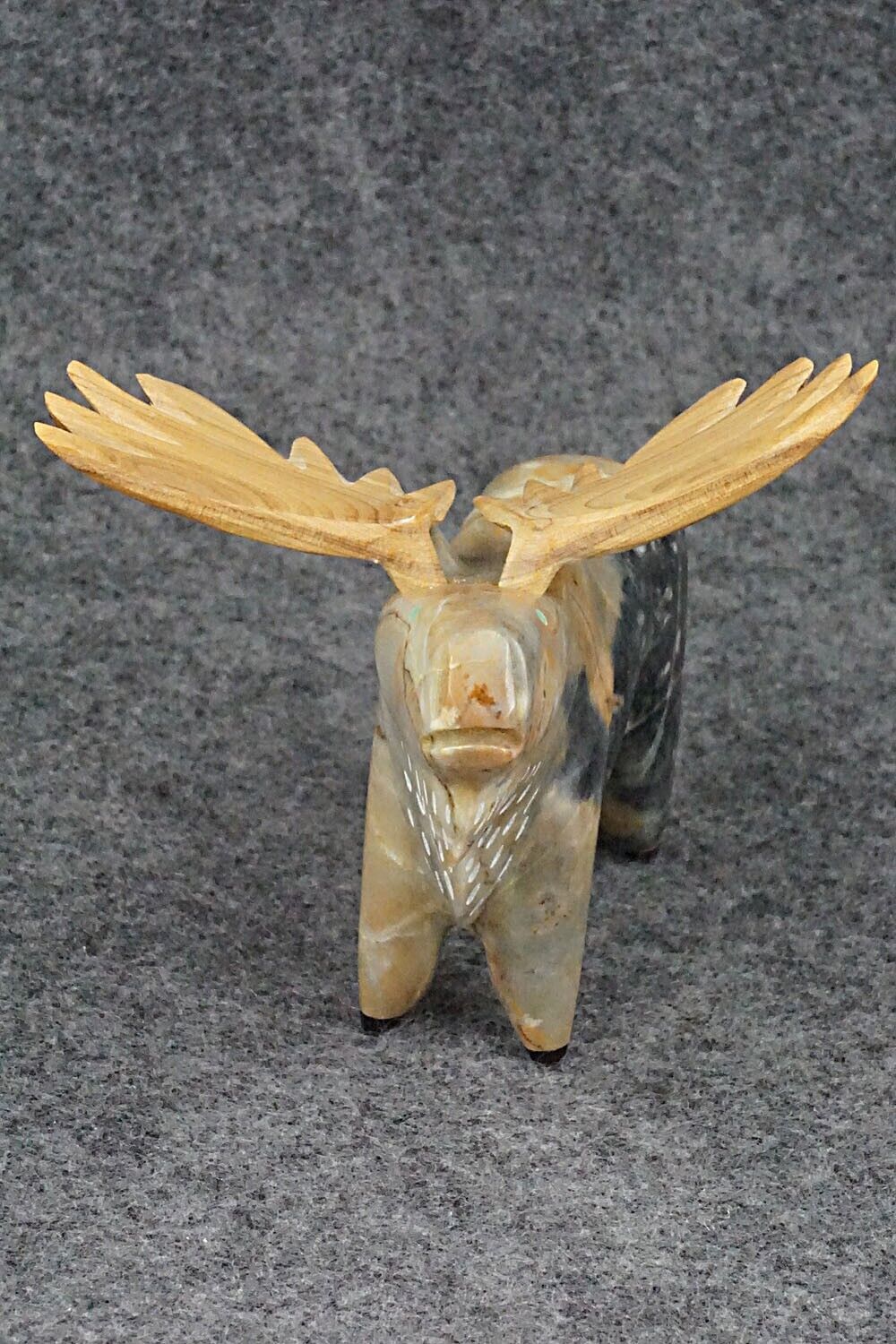 Moose Zuni Fetish Carving - Enrike Leekya