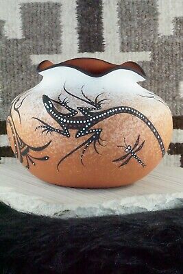 Zuni Pottery - Deldrick Cellicion