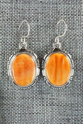 Spiny Oyster & Sterling Silver Necklace and Earrings - Richard Curley
