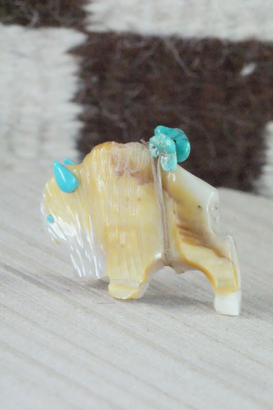 Buffalo Zuni Fetish Carving - Kevin Quam
