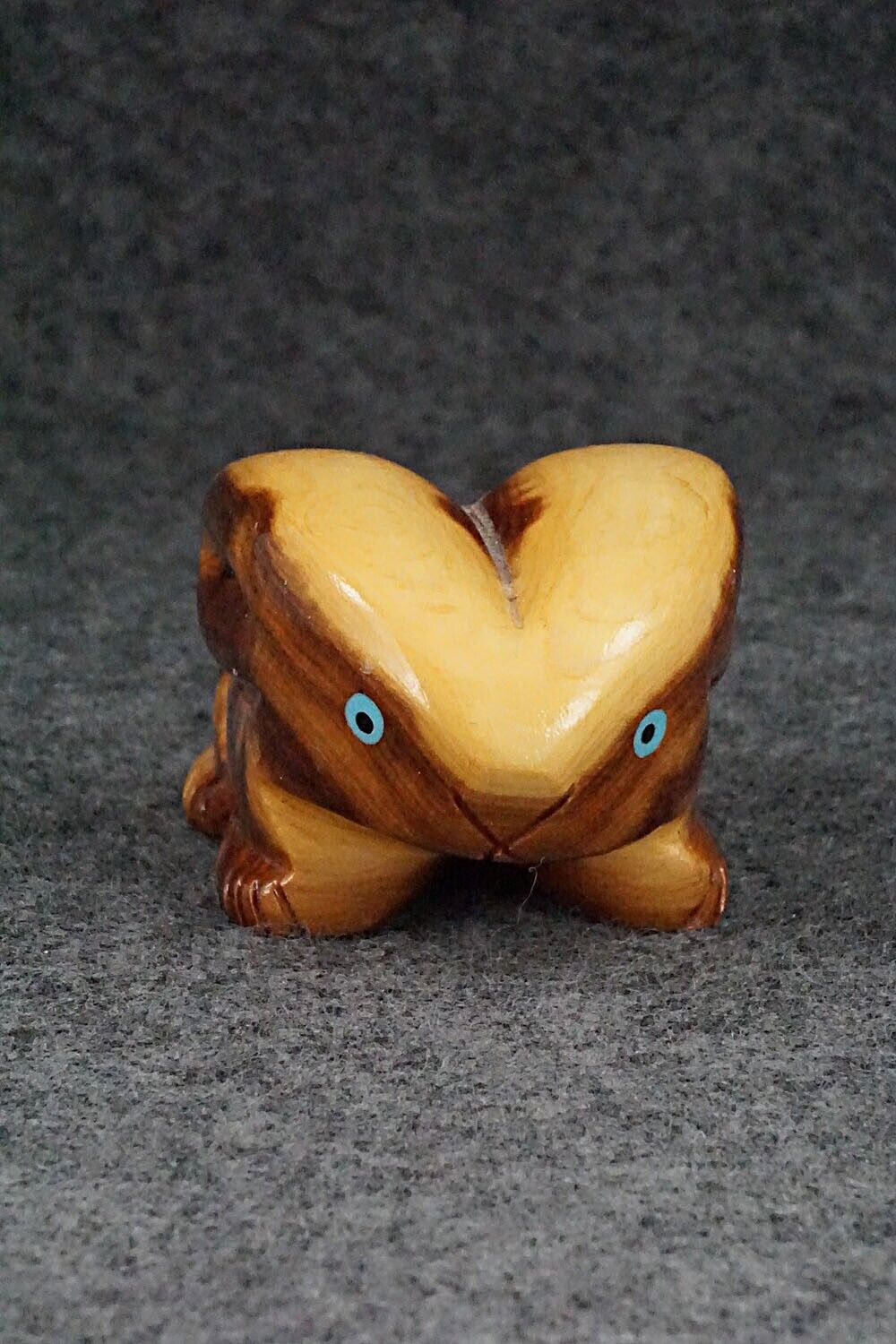 Rabbit Zuni Fetish Carving - Louise Ponchuella