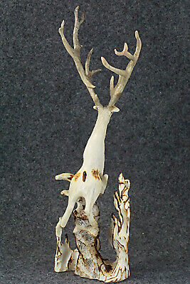 Deer Zuni Fetish Carving - Ruben Najera