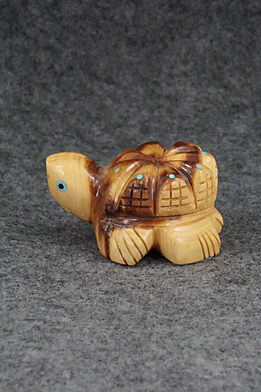 Turtle Zuni Fetish Carving - Louise Ponchuella