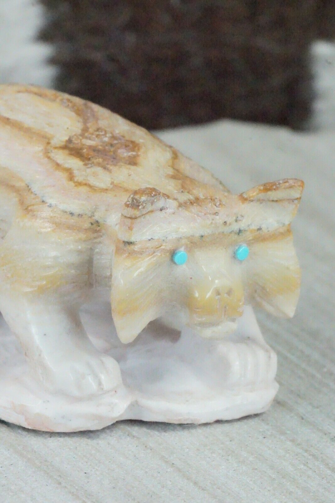 Bobcat Zuni Fetish Carving - Derrick Kaamasee