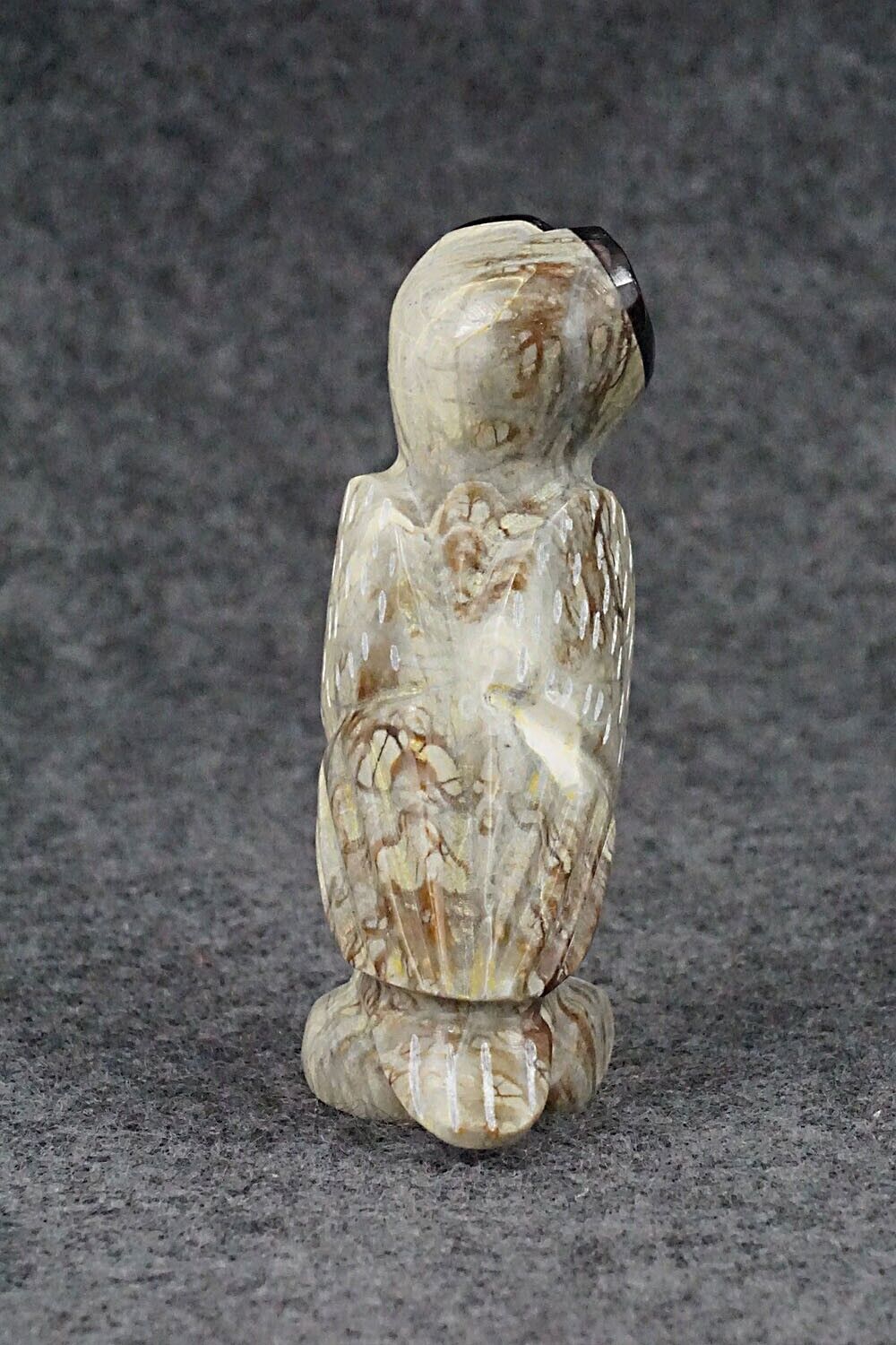 Owl Zuni Fetish Carving - Enrike Leekya